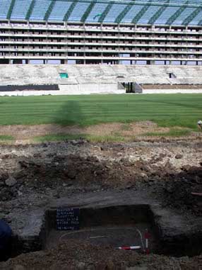 Estadio tumbas en la grama